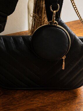 Ant Expedition crossbody